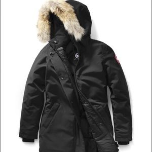 Canada goose parka size S fur hood